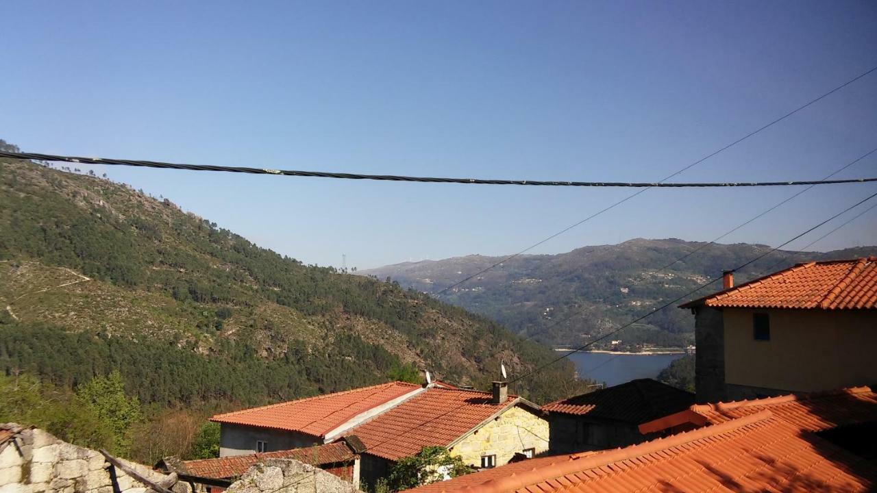 Villa Casa Da Ficheira Gerês Exterior foto